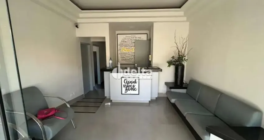 Sala comercial disponível para locação no bairro Cazeca em Uberlândia-MG