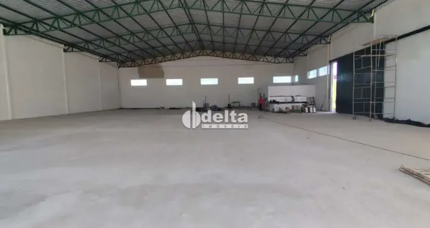 Galpão disponível para Locação no bairro Segismundo Pereira em Uberlândia-MG
