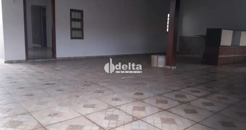 Casa em condomínio disponível para locação no bairro jardim holanda em uberlândia-mg