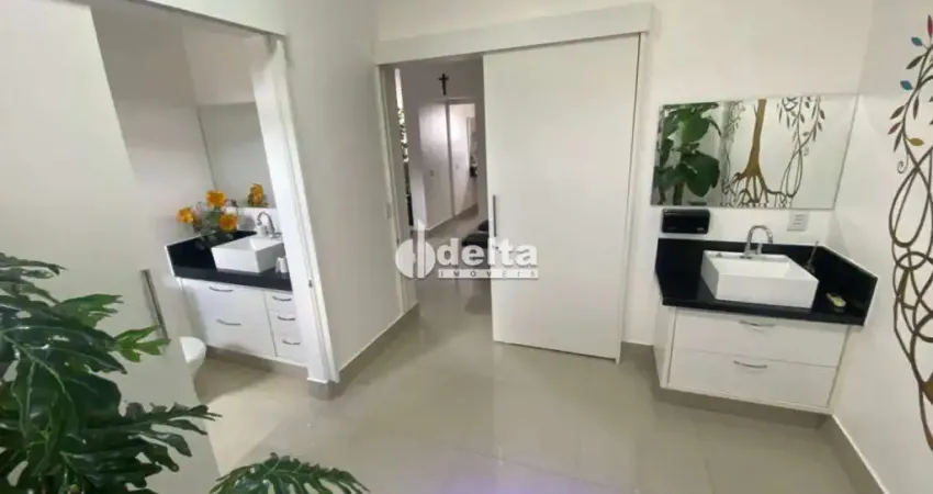 Sala comercial disponível para locação no bairro Jardim Karaíba em Uberlândia-MG