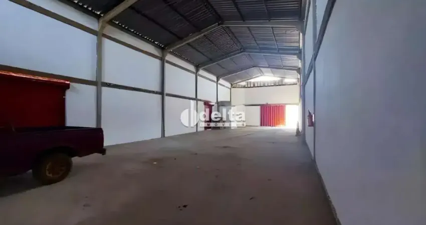 Galpão disponível para locação no bairro Santa Mônica em Uberlândia-MG