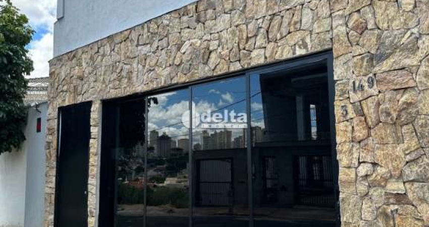 Cômodo Comercial disponível para locação no bairro Vigilato Pereira em Uberlândia-MG