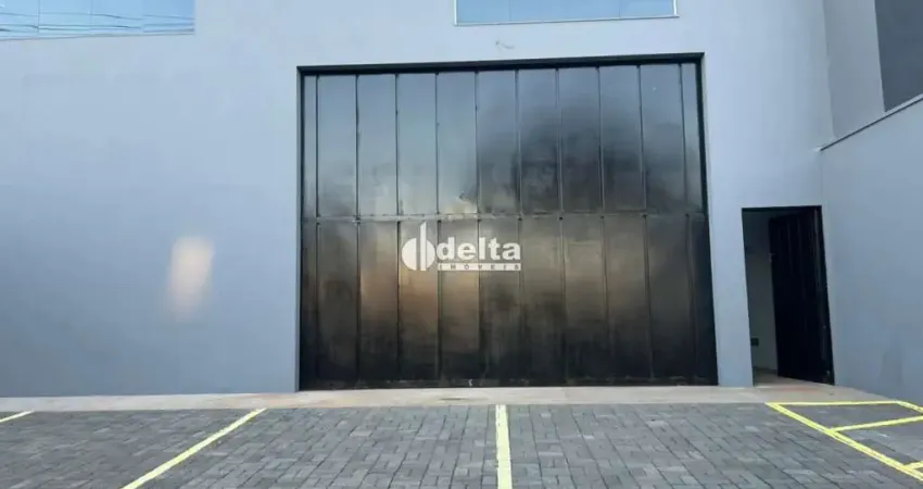 Galpão disponível para locação no bairro Novo Mundo em Uberlândia-MG.