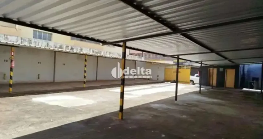 Cobertura disponível para locação no bairro Nossa Senhora Aparecida em Uberlândia-MG