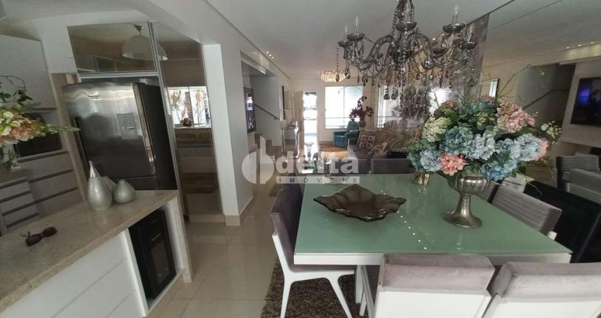 Casa no condomínio Village Karaíba disponível para locação e venda em Uberlândia-MG