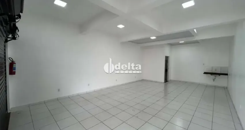 Loja disponível para locação no bairro Jardim Holanda em Uberlândia-MG