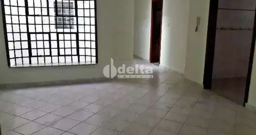 Casa comercial disponível para locação no bairro Martins em Uberlândia-MG