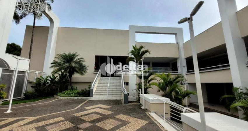 Loja disponível para locação no bairro Santa Mônica em Uberlândia-MG