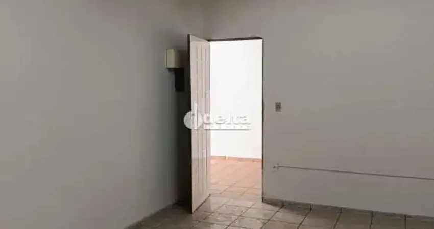 Loja disponível para locação no bairro Custódio Pereira em Uberlândia-MG