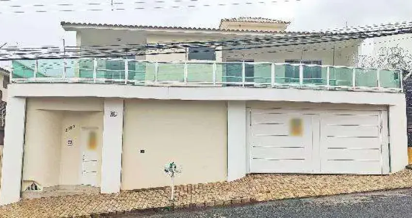 Casa comercial disponível para locação no bairro Martins em Uberlândia-MG