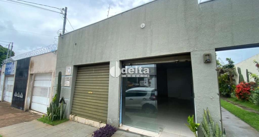 Loja disponível para locação no bairro Osvaldo Rezende em Uberlândia-MG