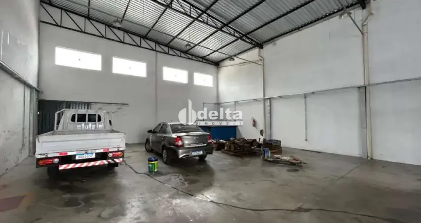 Galpão disponível para locação no bairro pacaembu em uberlândia-mg
