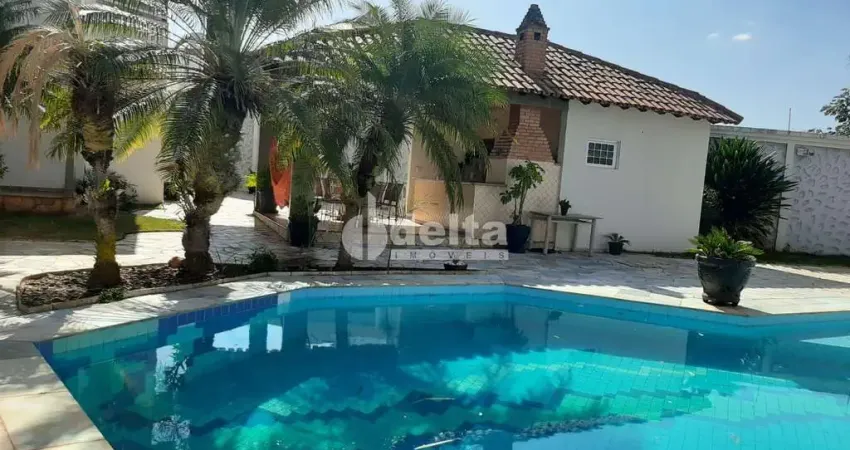 Casa residencial disponível para locação e venda no bairro cidade jardim em uberlândia-mg