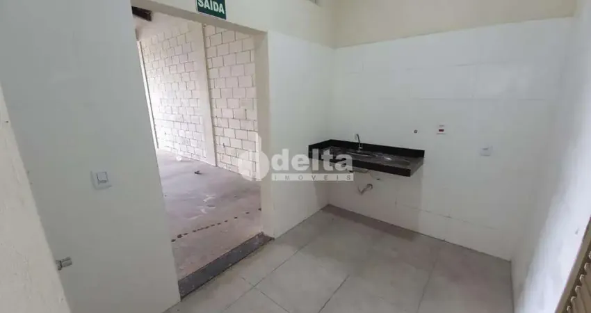 Loja disponível para locação no bairro Fruta do Conde em Uberlândia-MG.