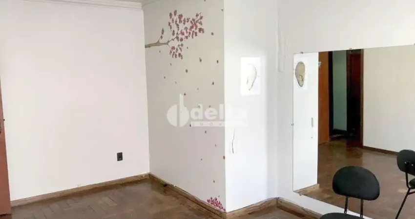 Sala, disponível para locação no bairro Brasil, Uberlândia-MG