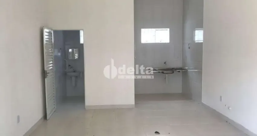 Loja disponível para locação no bairro Jardim Canaã em Uberlândia-MG.