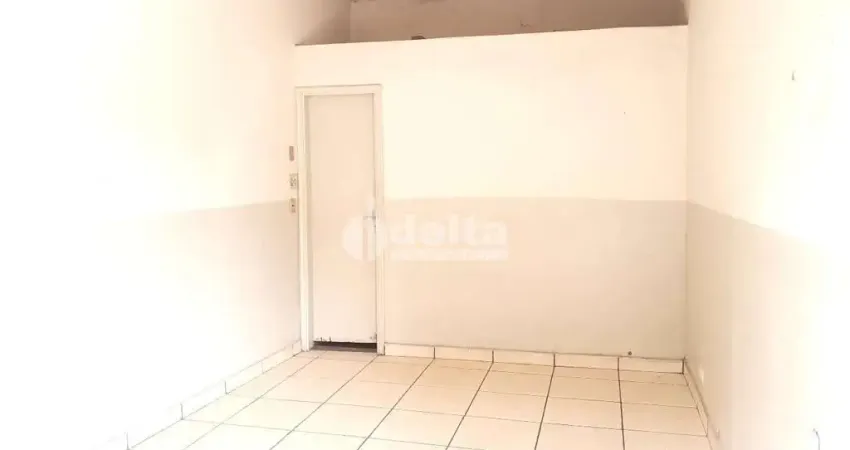 Loja disponível para locação no bairro Bom Jesus em Uberlândia-MG.