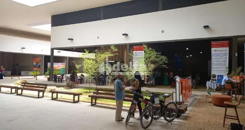 Loja disponível para locação no bairro Agroshopping em Uberlândia-MG.
