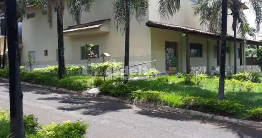 Galpão disponível para locação o bairro Chácaras Tubalina e Quartel em Uberlândia-MG