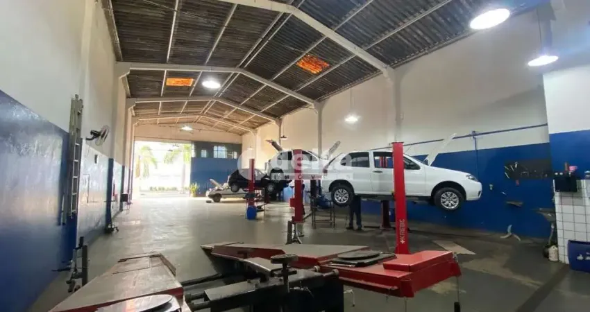 Galpão Comercial disponível para Locação no bairro Planalto em Uberlândia-MG