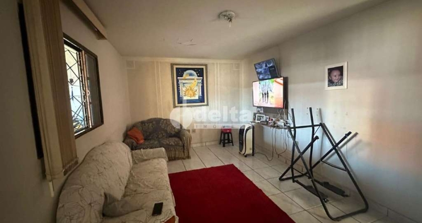 Casa residencial disponível para locação no bairro Fundinho em Uberlândia-MG