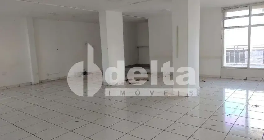 Loja disponível para locação no bairro Centro em Uberlândia-MG.