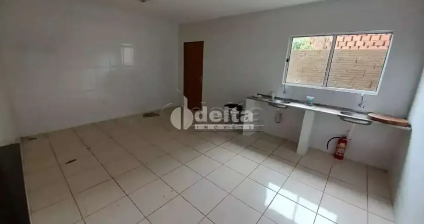 Galpão disponível para locação no bairro Tibery em Uberlândia-MG.