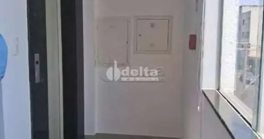Sala disponível para locação no bairro Cazeca em Uberlândia-MG.