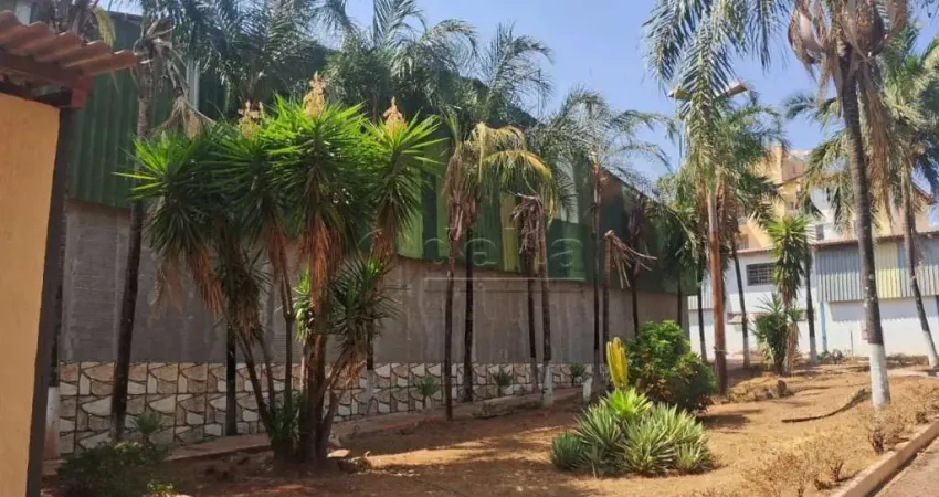 Galpão disponível para locação no bairro Chácaras Tubalina e Quartel em Uberlândia-MG