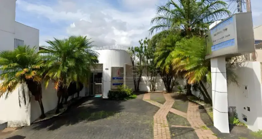 Casa comercial disponível para locação no bairro Brasil em Uberlândia-MG