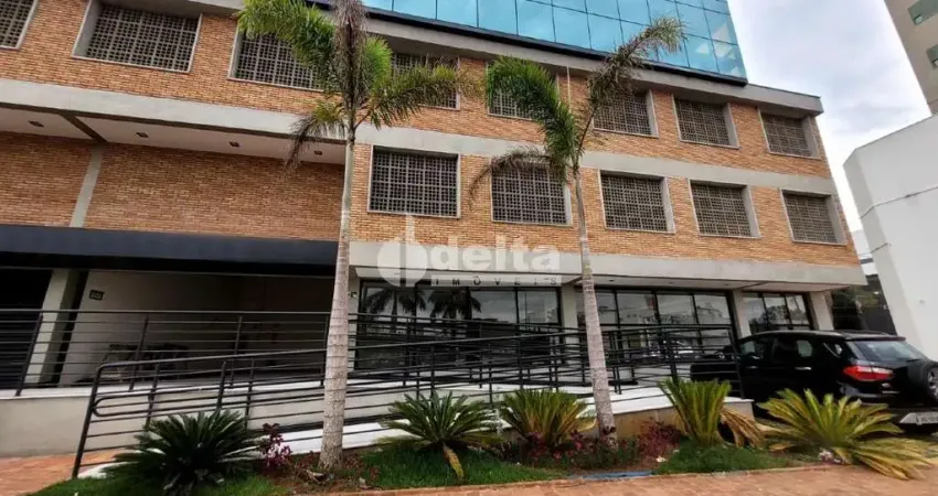 Loja disponível para locação no bairro Tabajaras em Uberlândia-MG.