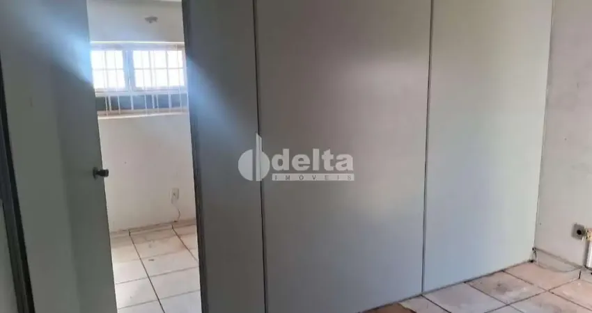 Galpão comercial disponível para locação no bairro granada em uberlândia - mg