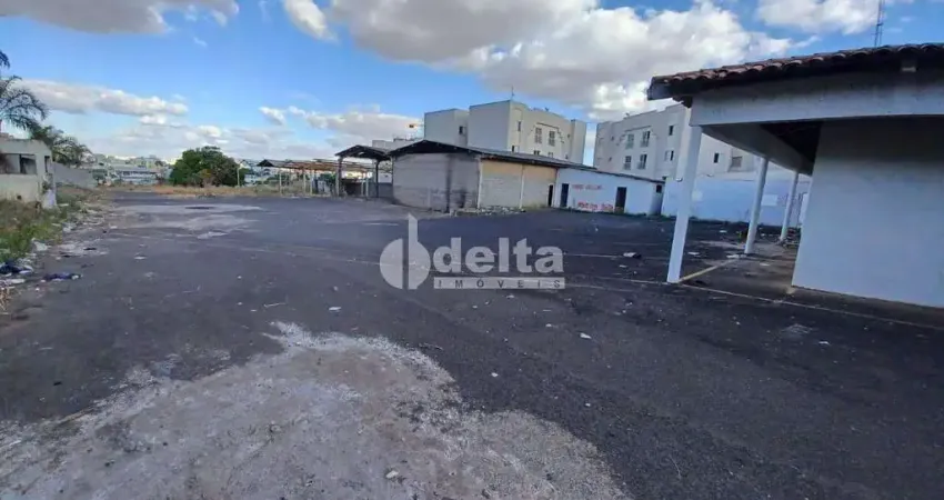 Galpão Comercial disponível para Locação no bairro Presidente Roosevelt em Uberlândia-MG