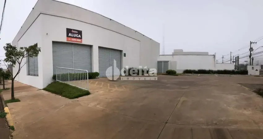 Loja disponível para locação no bairro Novo Mundo em Uberlândia-MG.