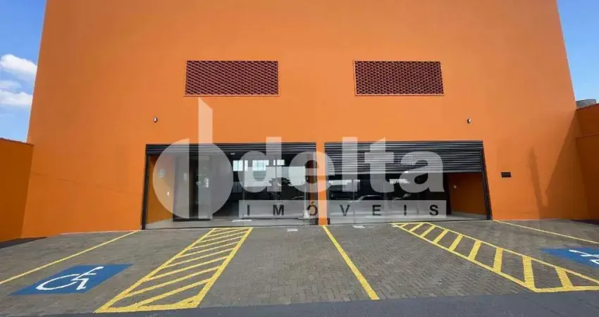 Loja disponível para locação no bairro Jardim das Palmeiras em Uberlândia-MG.