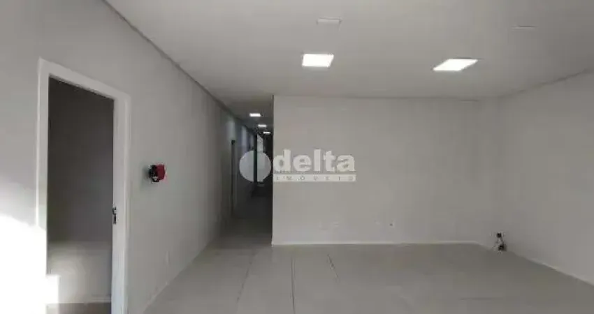 Loja disponível para locação no bairro Jardim Europa em Uberlândia-MG.