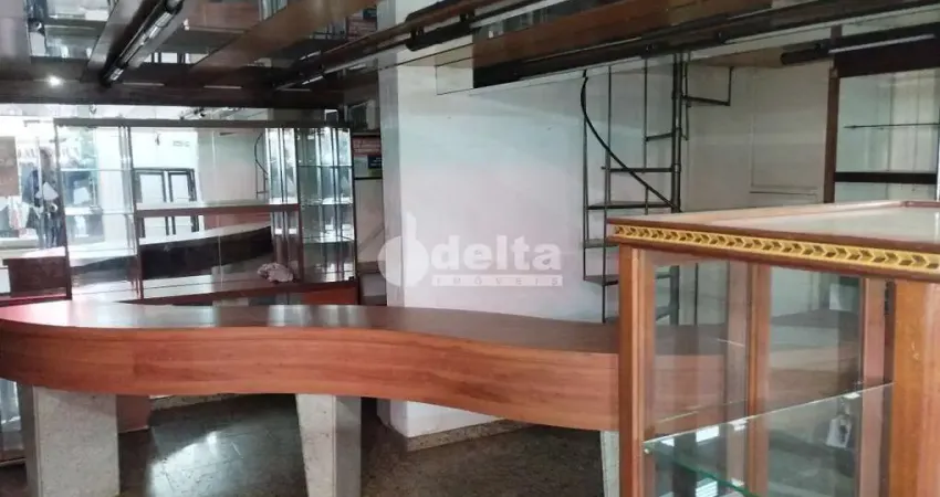 Loja disponível para locação no bairro Centro em Uberlândia-MG.