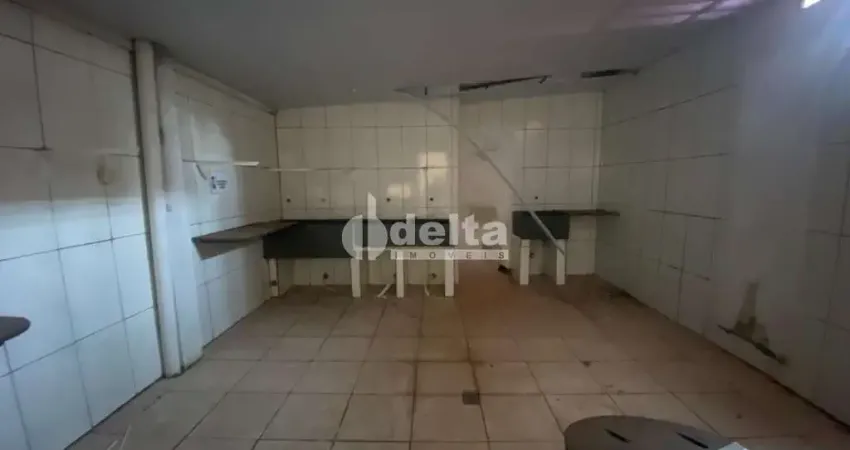 Loja disponível para locação no bairro Nossa Senhora das Graças em Uberlândia-MG.