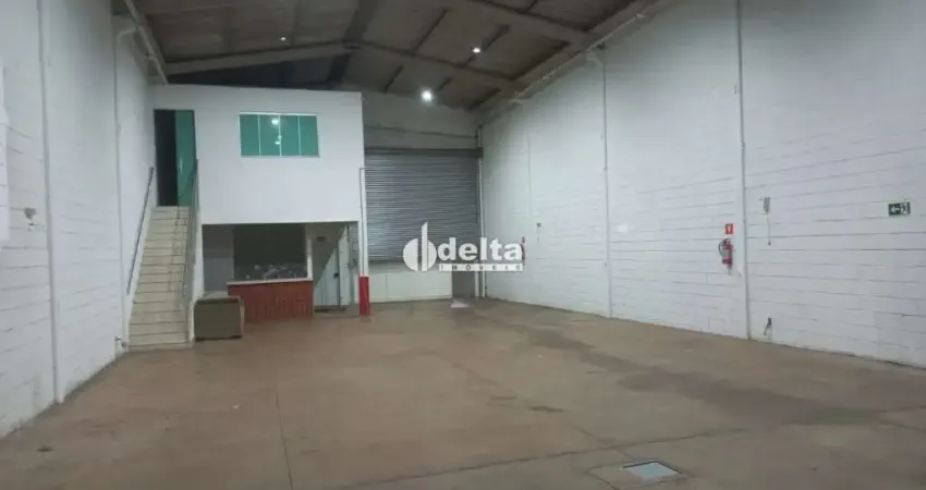 Galpão disponível para locação no bairro aclimação em uberlândia-mg