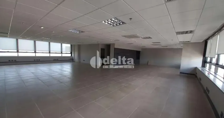 Loja disponível para locação no bairro Morada da Colina em Uberlândia-MG.