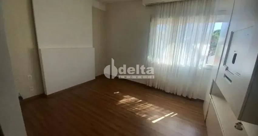 Casa comercial disponível para locação no bairro Morada da Colina em Uberlândia-MG