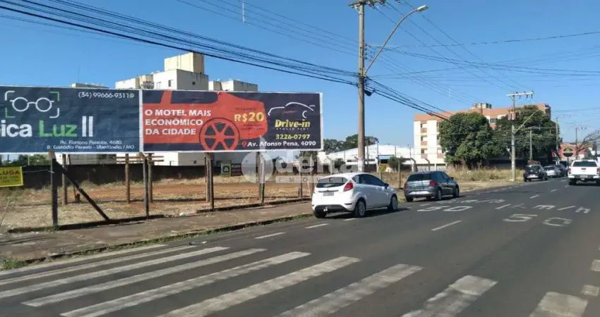 Terreno disponível para locação no bairro Custódio Pereira em Uberlândia-MG