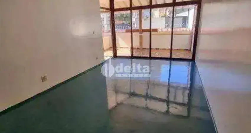 Casa comercial disponível para locação e venda no bairro fundinho em uberlândia-mg