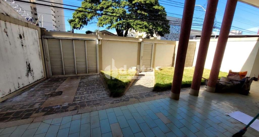 Comercial disponível para locação no bairro Centro em Uberlândia-MG