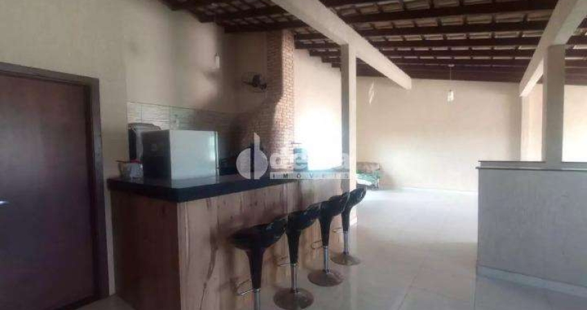 Casa residencial disponível para locação no bairro Luizote de Freitas em Uberlândia-MG