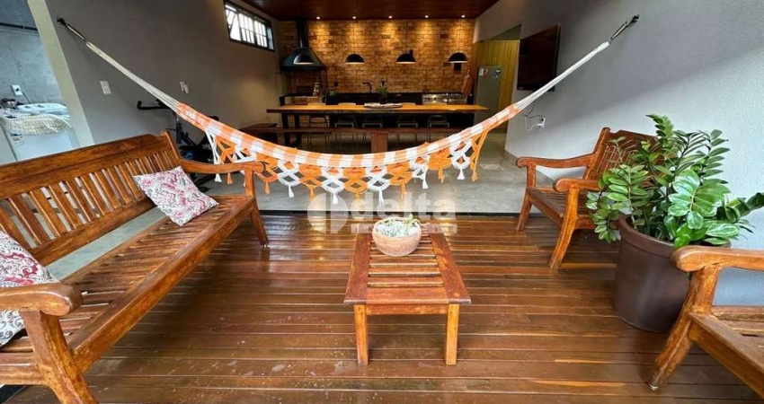 Casa residencial disponível para locação e venda no bairro Granada em Uberlândia-MG