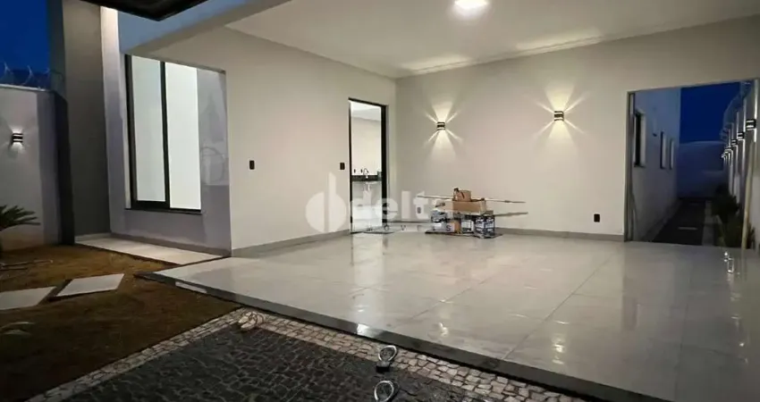 Casa residencial disponível para locação e venda no bairro Aclimação em Uberlândia-MG