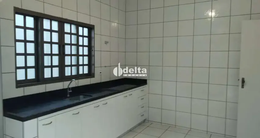 Casa residencial disponível para locação no bairro Jardim Karaíba em Uberlândia-MG