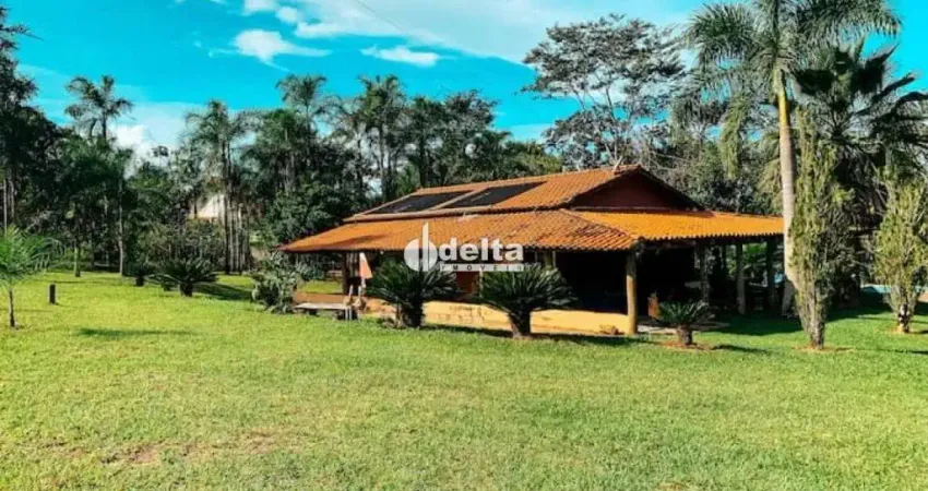 Chácara mobiliada disponível para locação e venda no Condomínio Eldorado em Uberlândia-MG.