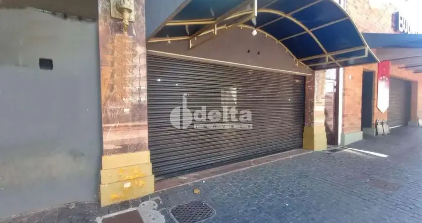 Loja disponível para locação no bairro Fundinho em Uberlândia-MG.